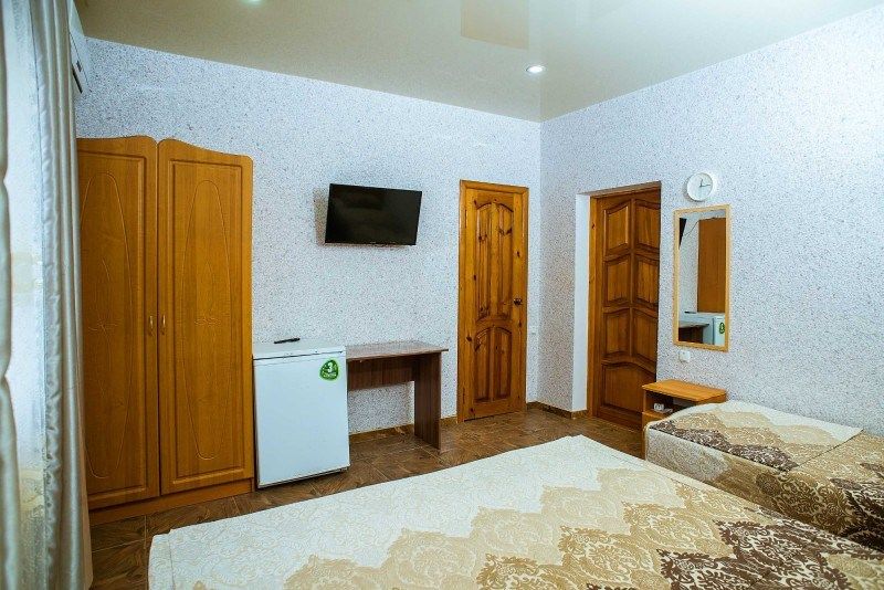 Мини-гостиница ул. Учителей (Академика Сахарова) в Судаке, р. Крым, г ...